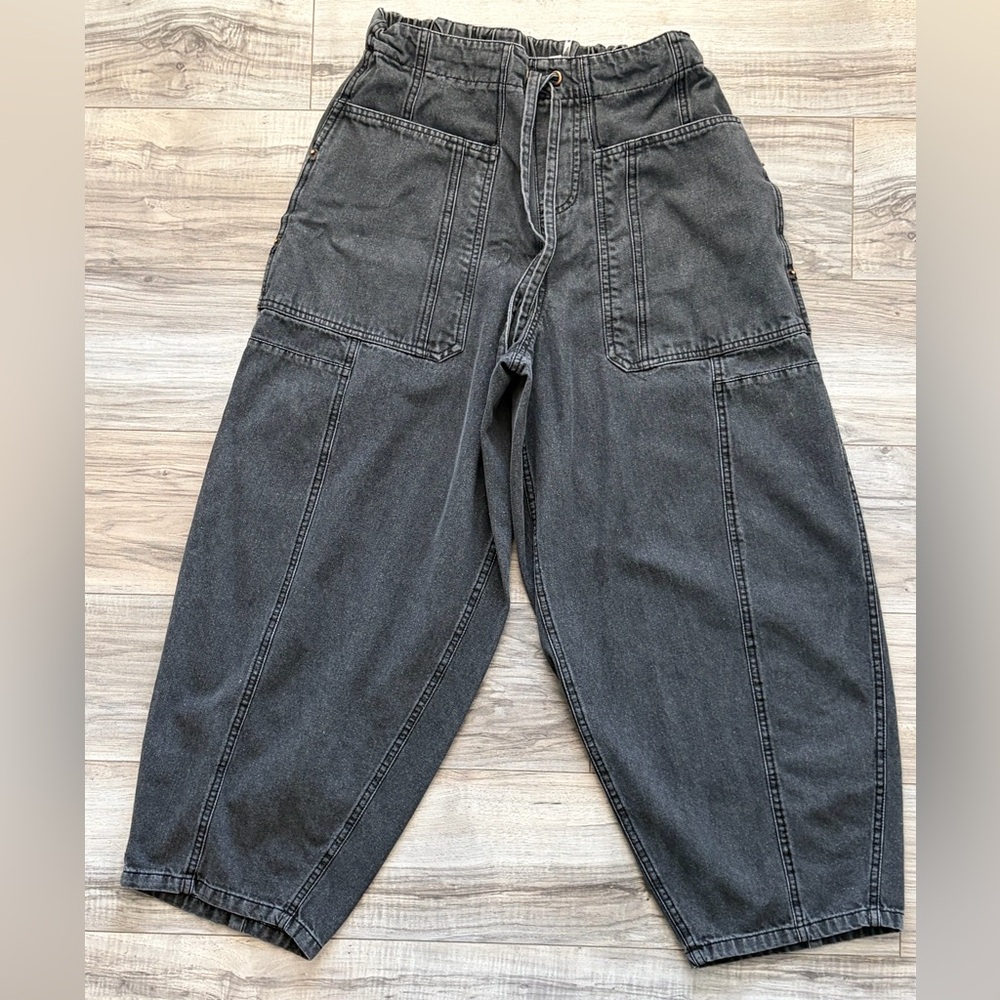 Entro Women’s Distressed Stonewashed Black Barrel Jeans